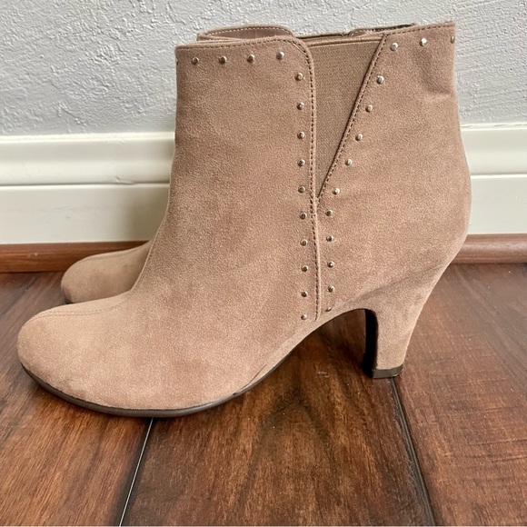 Like NEW Aerosoles Studded Booties - Picture 3 of 10